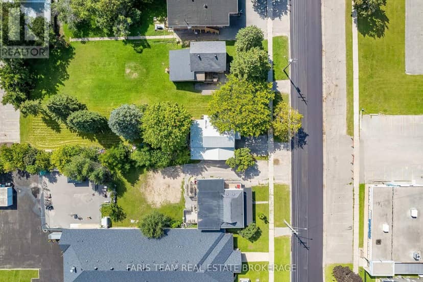 18 Poyntz Street — photo 30 of 33