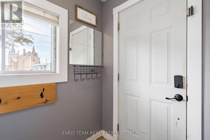 18 Poyntz Street — photo 5 of 33
