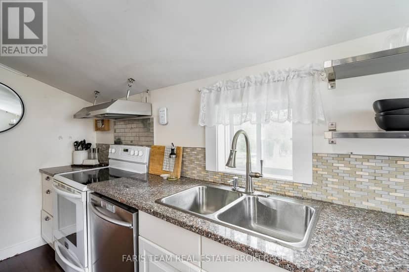 18 Poyntz Street — photo 7 of 33