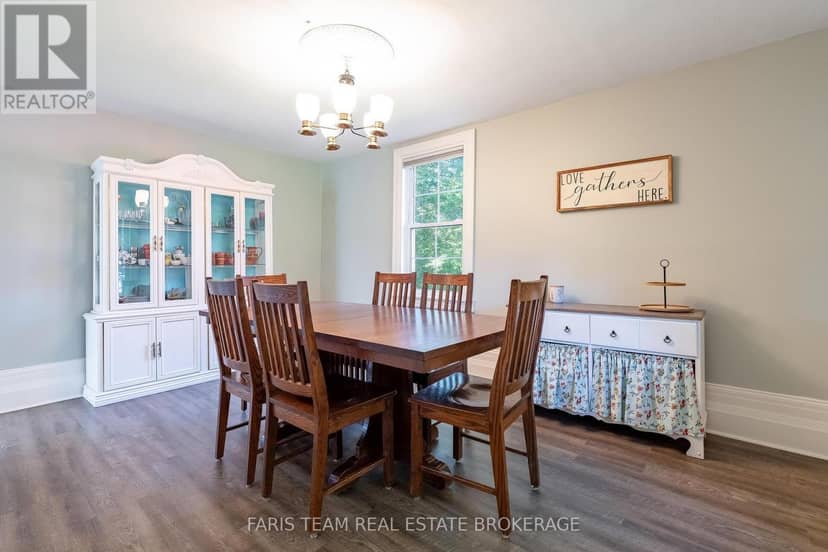 1346 Penetanguishene Road — photo 13 of 33