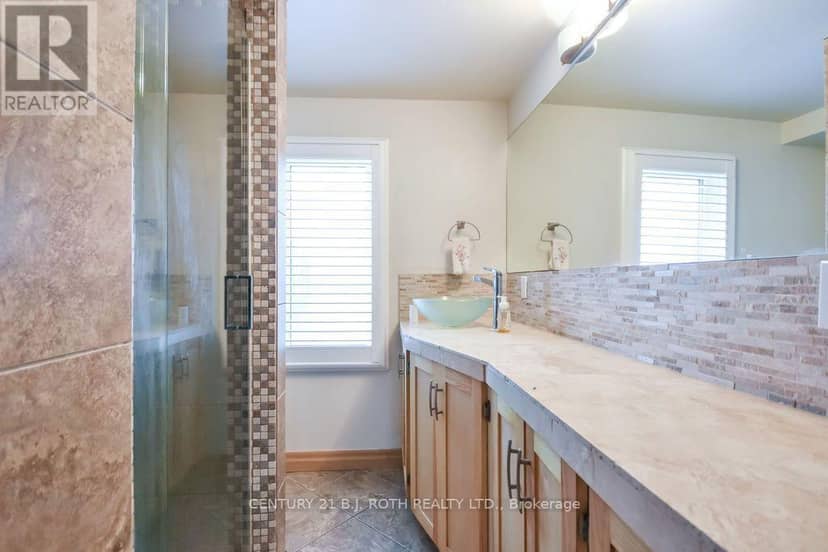 45 Grove Street W, Barrie, photo 6