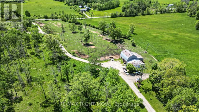 1579 Wainman Line — photo 2 of 40