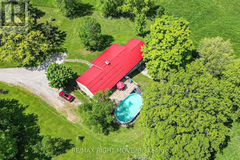 1579 Wainman Line — photo 1 of 40