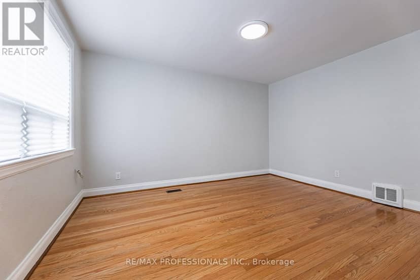 11 Stock Avenue — photo 10 of 37