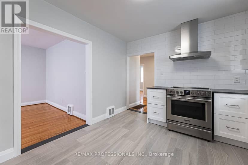 11 Stock Avenue — photo 9 of 37