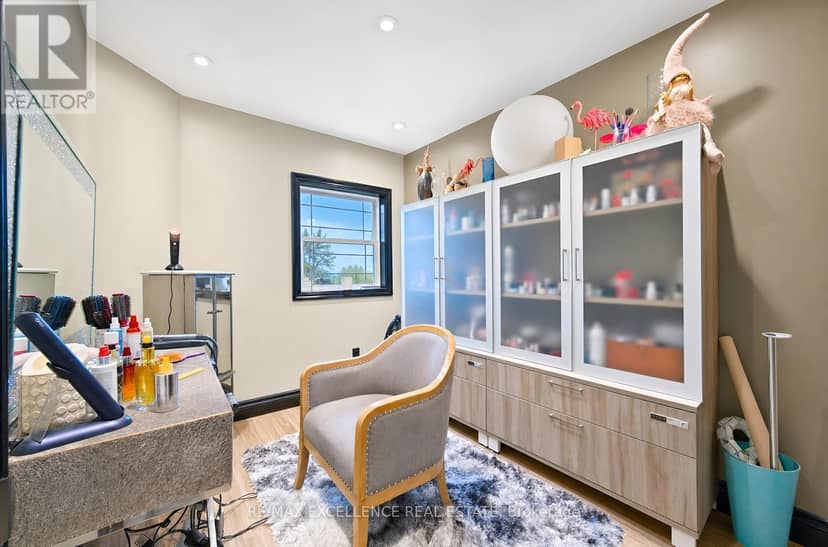 20 Manett Crescent — photo 29 of 40