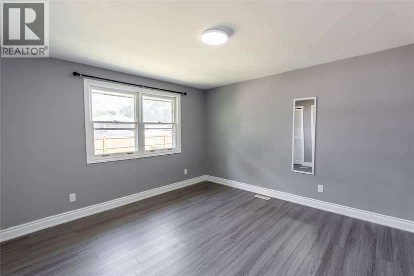 103 Hanna Crescent — photo 11 of 36