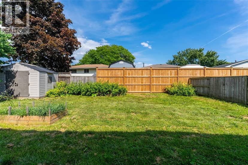 103 Hanna Crescent — photo 27 of 36