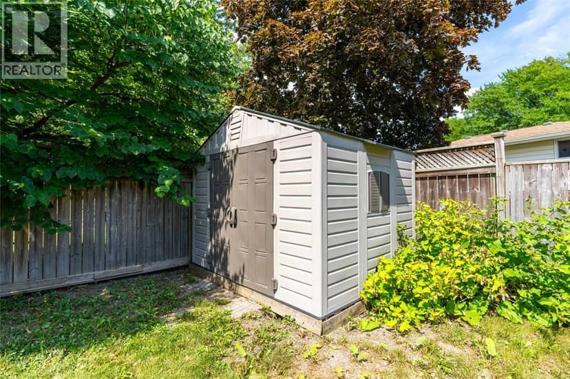 103 Hanna Crescent — photo 29 of 36