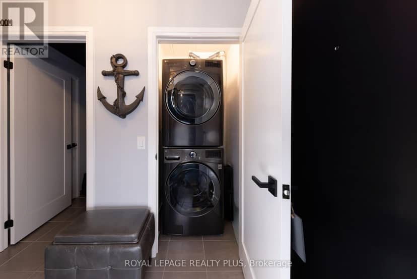 306 - 16 Concord Place — photo 24 of 40