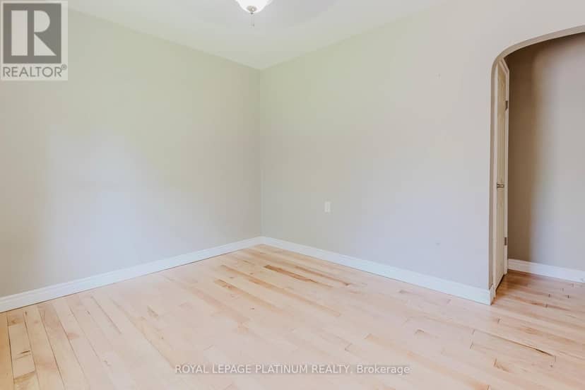 6 Varadi Avenue — photo 16 of 39