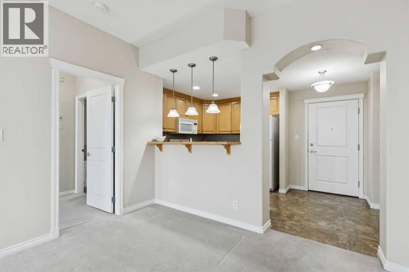 705, 1726 14 Avenue NW — photo 12 of 33