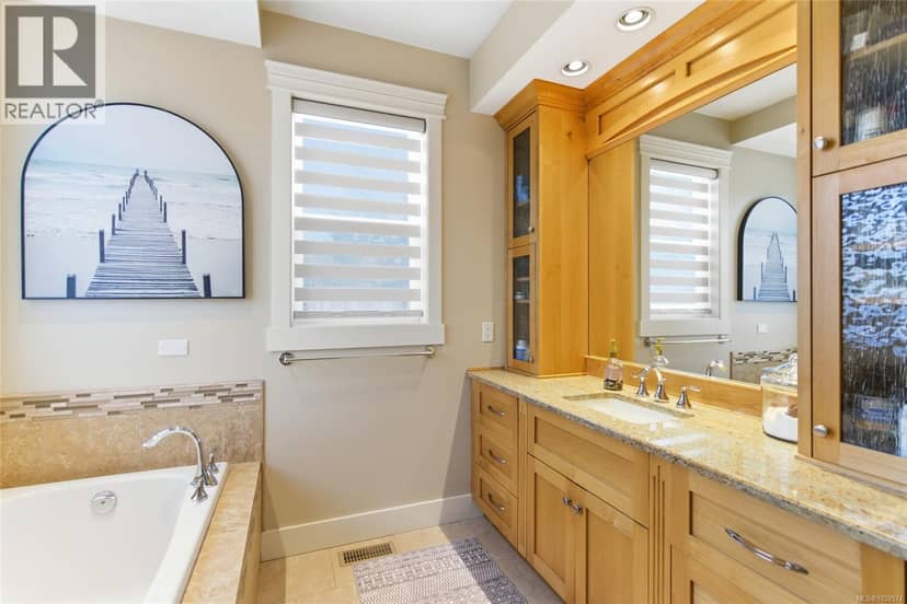 844 Mulholland Dr, French Creek, photo 8