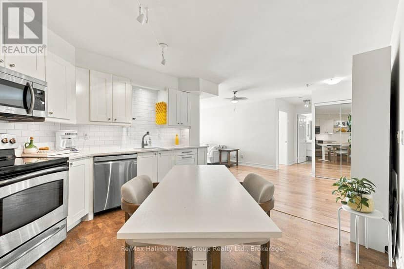 715 - 340 Watson Street W — photo 9 of 26