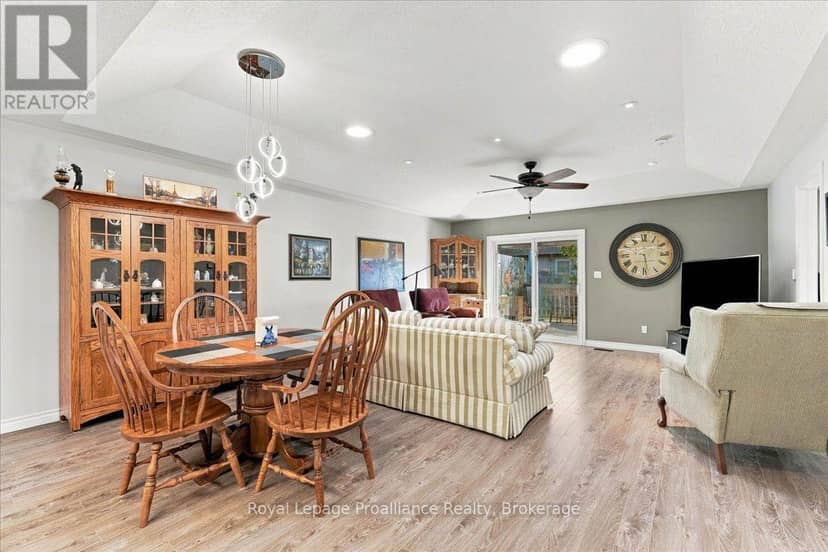 73 Dorchester Drive — photo 12 of 40