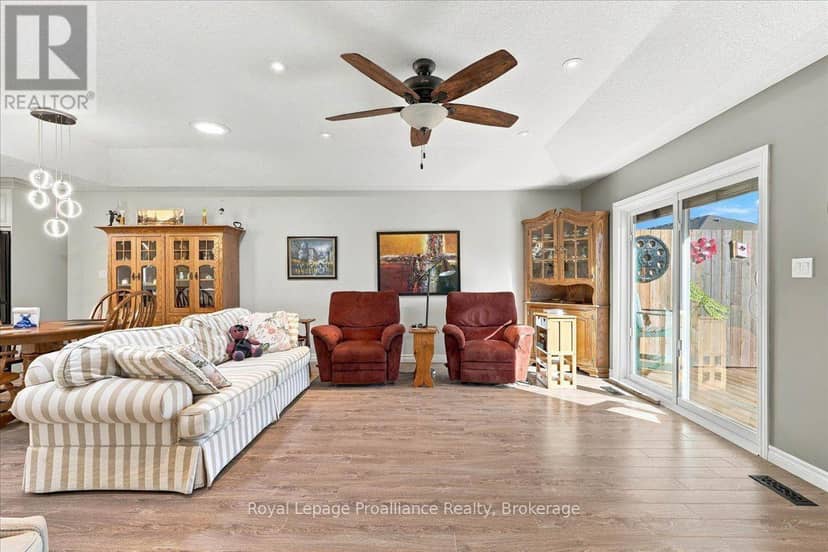 73 Dorchester Drive — photo 16 of 40