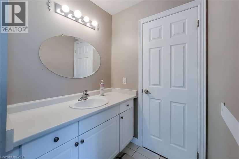 214 CLOVERLEAF Drive — photo 40 of 40