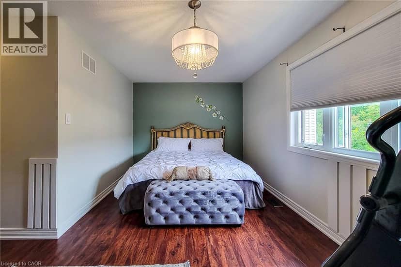 214 CLOVERLEAF Drive — photo 32 of 40