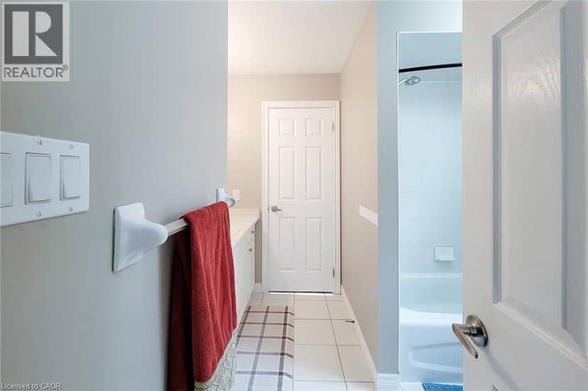 214 CLOVERLEAF Drive — photo 39 of 40