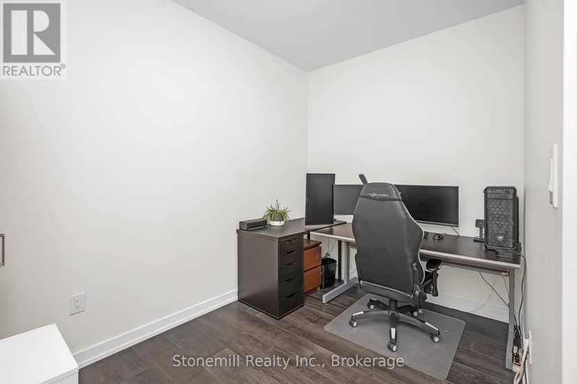 701 - 450 Dundas Street E — photo 12 of 30