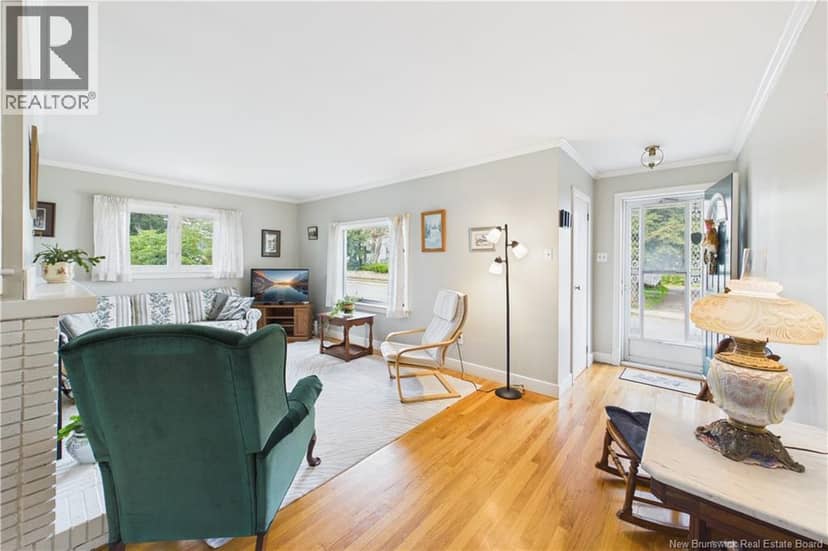 13 Squire Street — photo 10 of 35