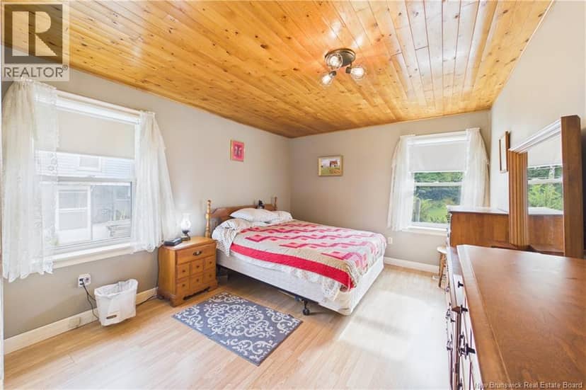 13 Squire Street — photo 16 of 35