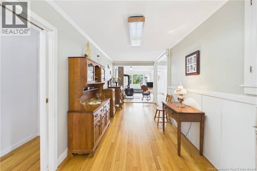 13 Squire Street — photo 9 of 35