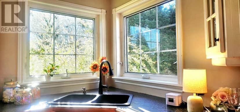 49 Bell Crescent — photo 11 of 40