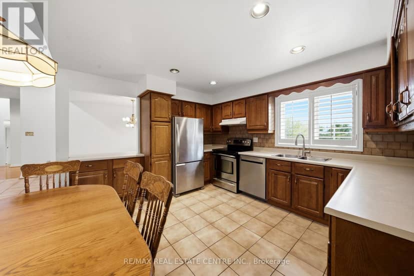 335 York Road — photo 14 of 40