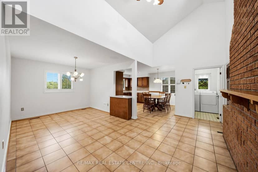 335 York Road — photo 9 of 40