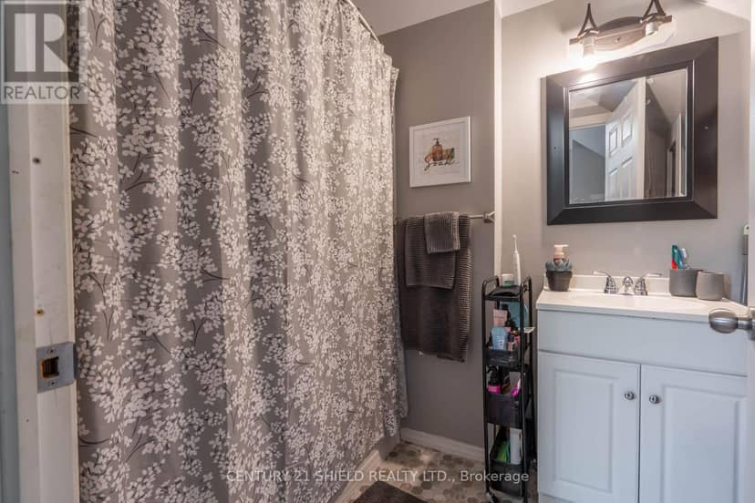 813 York Street — photo 17 of 28