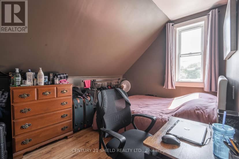 813 York Street — photo 23 of 28