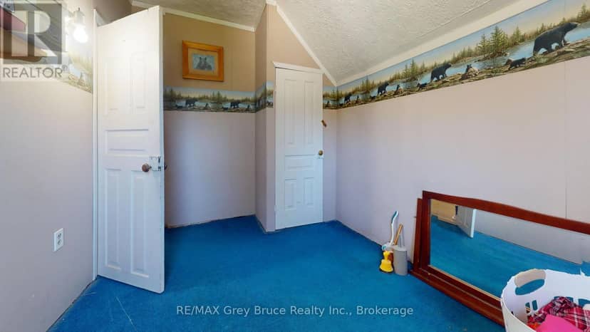 18 12th Street SE Street — photo 17 of 33