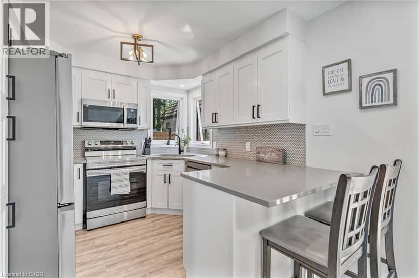 168 CARLTON Street — photo 14 of 31