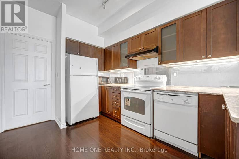 2604 - 761 Bay Street — photo 15 of 39