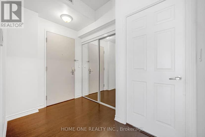 2604 - 761 Bay Street — photo 8 of 39
