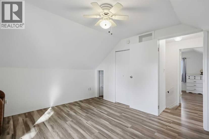 5120 53 Avenue — photo 16 of 34
