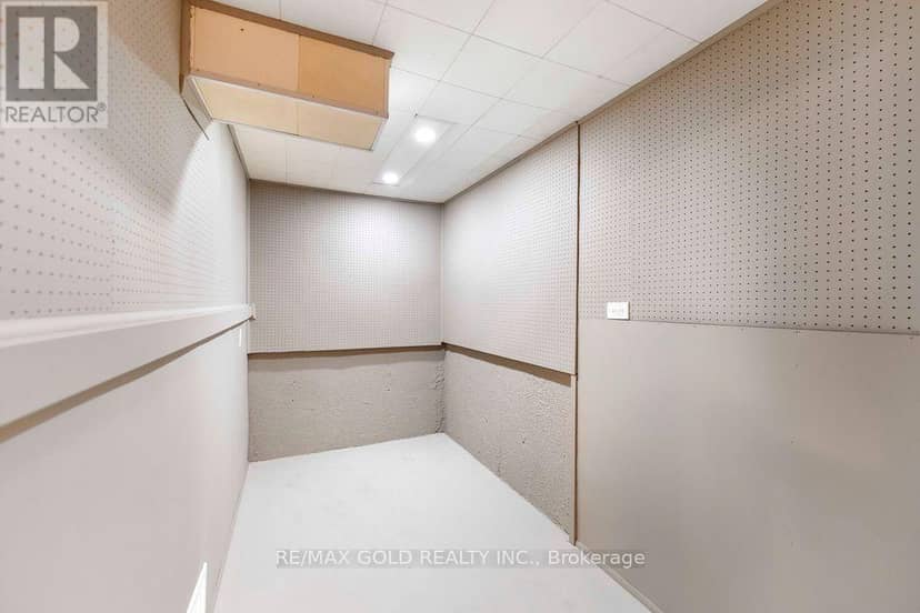 29 Carberry Crescent — photo 36 of 40