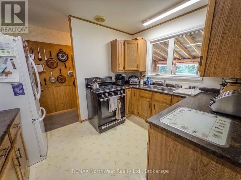 693 Carlton Road — photo 13 of 40