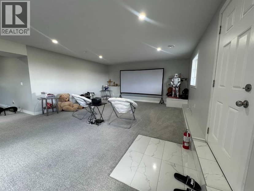 6812 50 Avenue — photo 35 of 40