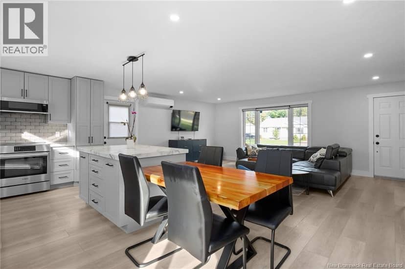 122 Dolbeau Street — photo 9 of 40