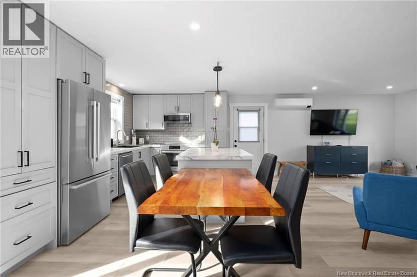122 Dolbeau Street — photo 8 of 40