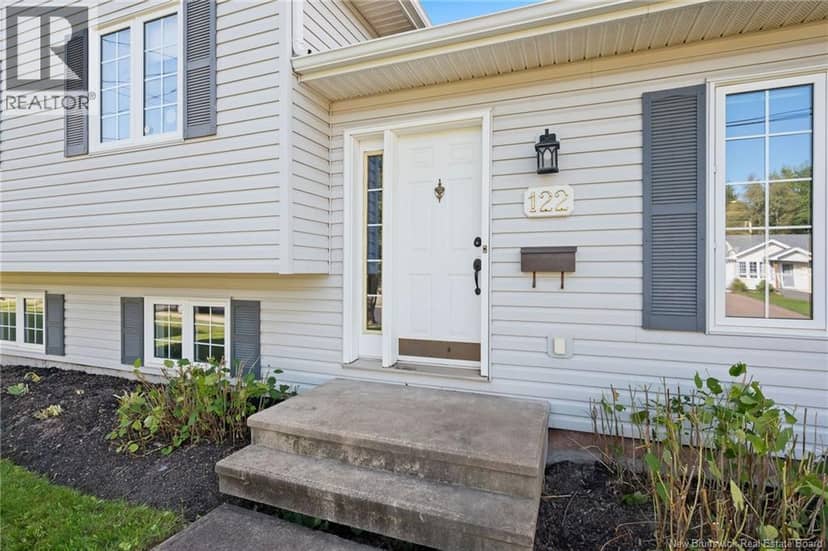 122 Dolbeau Street — photo 2 of 40