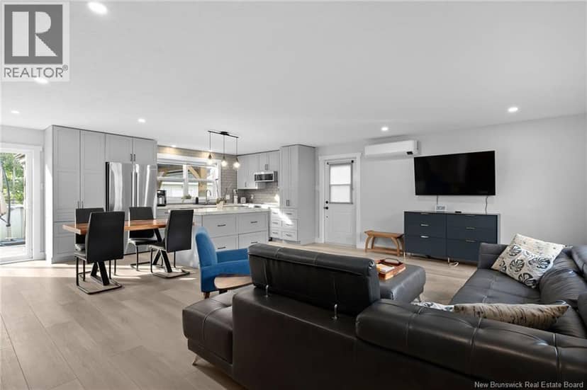 122 Dolbeau Street — photo 6 of 40