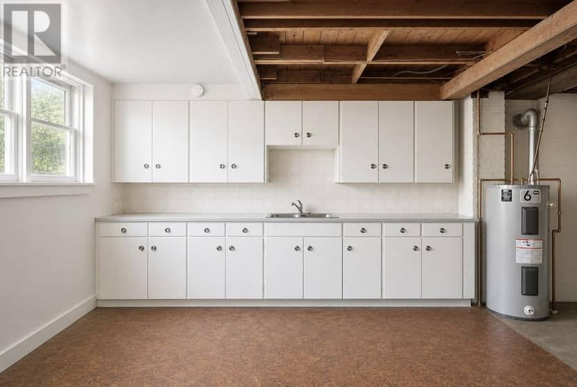 380 Melvin Avenue — photo 17 of 23