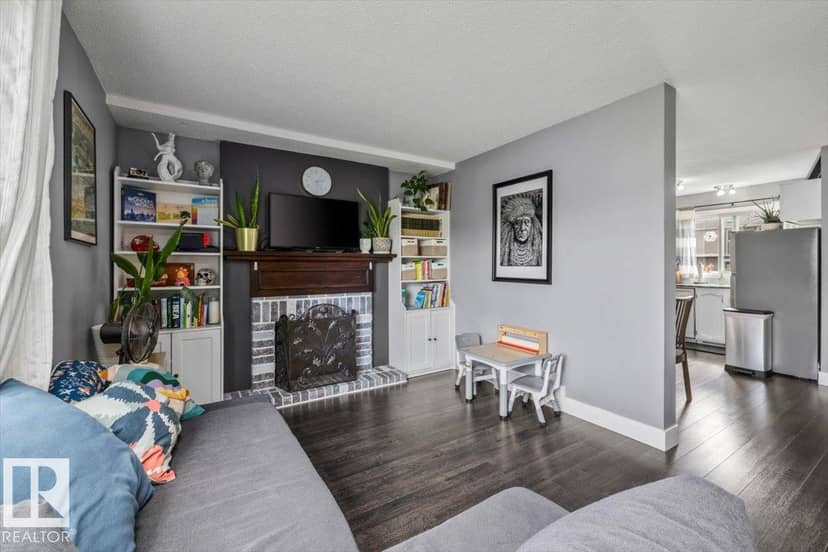 1040 Lakewood RD N NW, Edmonton, photo 3
