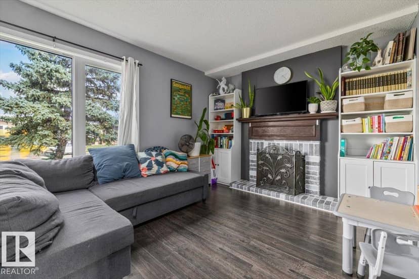 1040 Lakewood RD N NW, Edmonton, photo 4