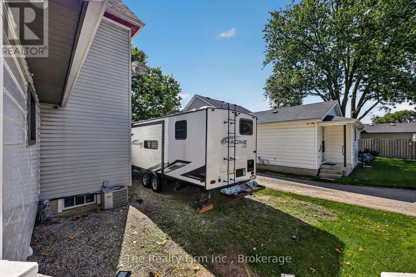 164 Victoria Street — photo 21 of 40