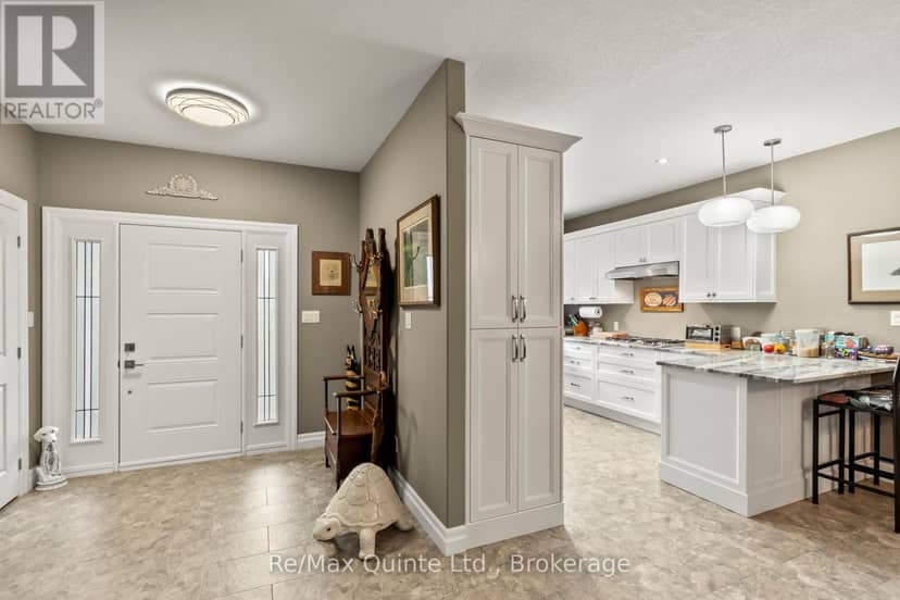 25 Powerline Road — photo 12 of 40
