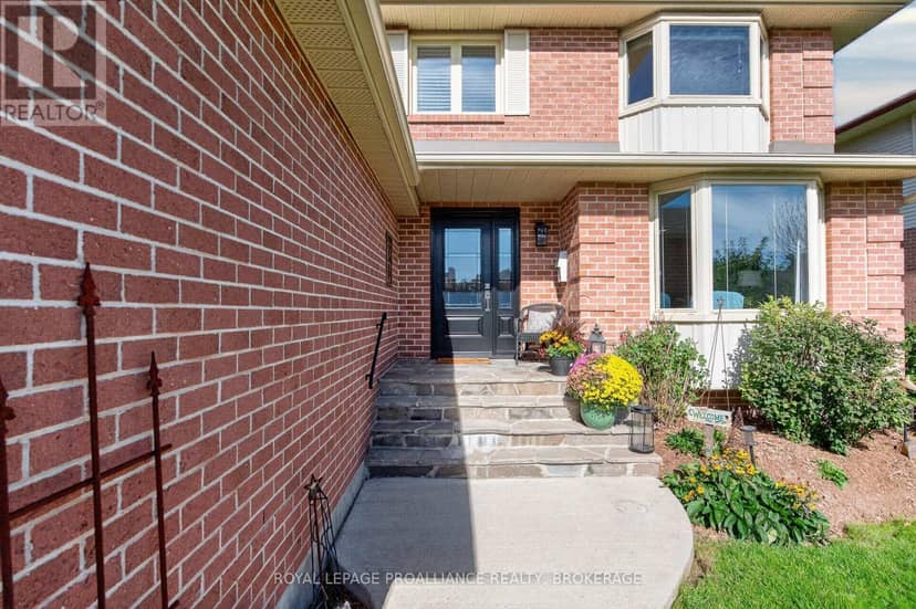 640 Braeside Crescent, Kingston, photo 2